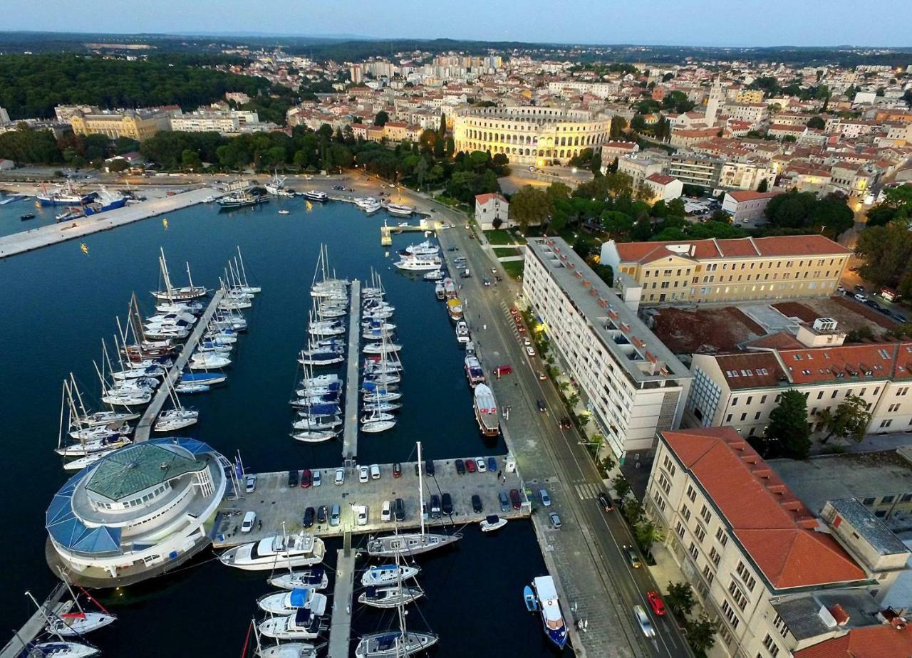 Apartmani Andrea Pula Zewnętrze zdjęcie