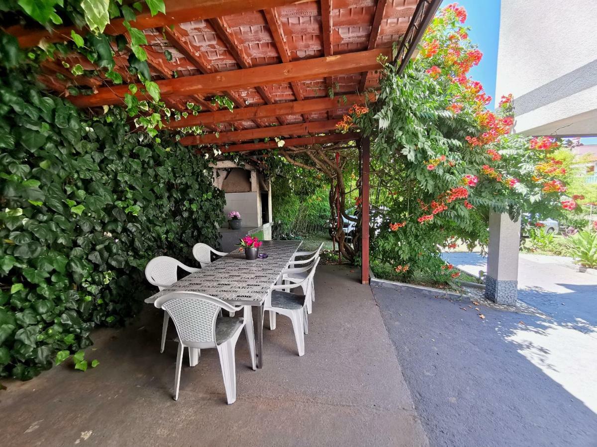 Apartmani Andrea Pula Zewnętrze zdjęcie